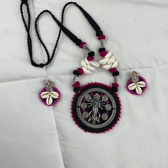 Goddess necklace & Earrings Durga Indian India Cowri Shells - Picture 1 of 7